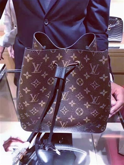 is louis vuitton cheaper in italy than australia|buying louis vuitton in italy.